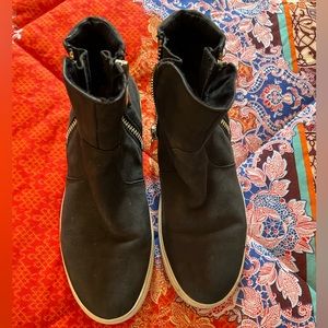 Kenneth Cole ankle booties.